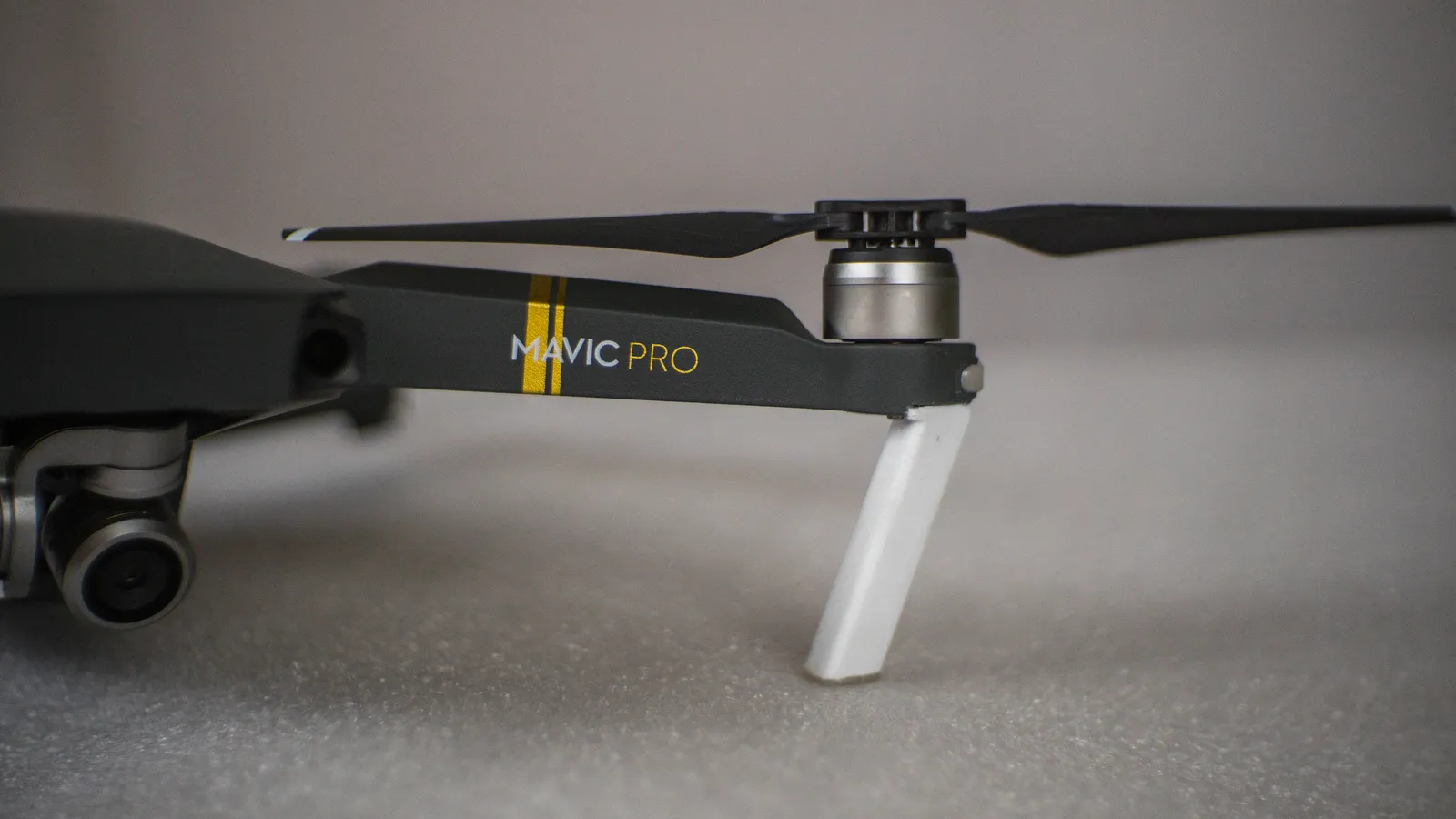 Leg attached to the Mavic.